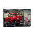 Kızıl Efsane: Vintage Mercedes Klasik Araba Cam Tablo, parlak kırmızı renkte, krom detaylara sahip ikonik bir Mercedes-Benz klasik otomobili sergileyen, 4mm temperli cam üzerine UV baskı ile üretilmiş lüks ve dayanıklı bir duvar dekorasyonudur.