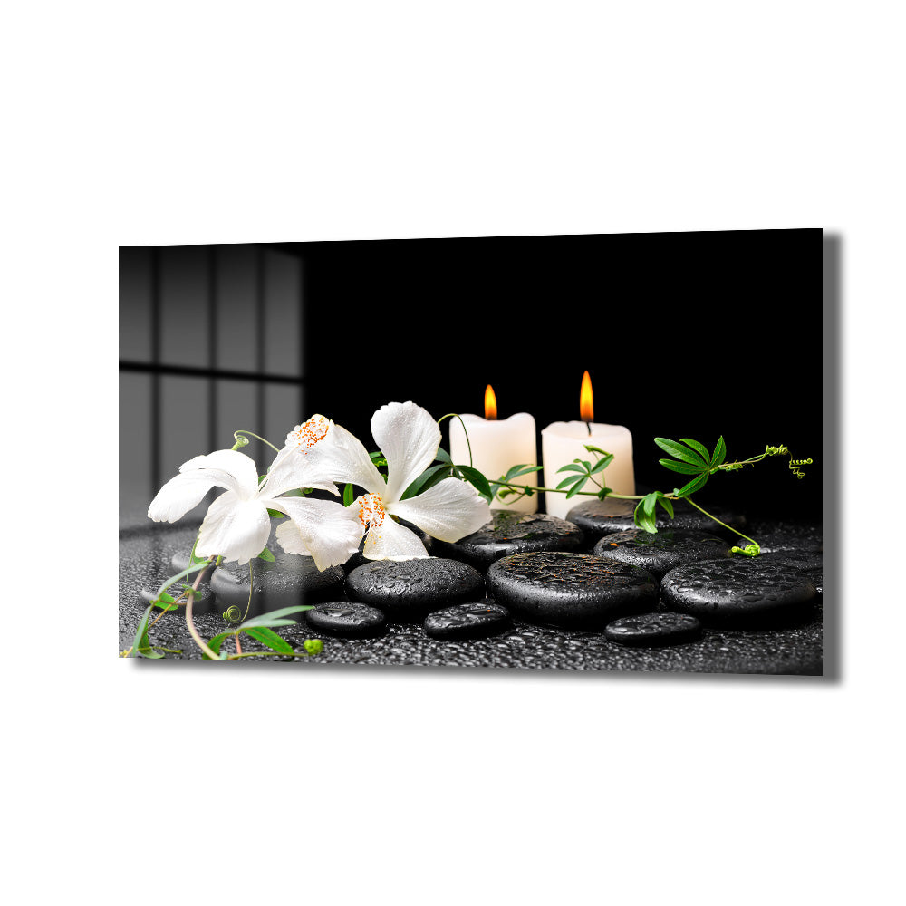 Zen Bahçesi: Beyaz Çiçekler ve Mumlar Temalı Dekoratif Cam Tablo