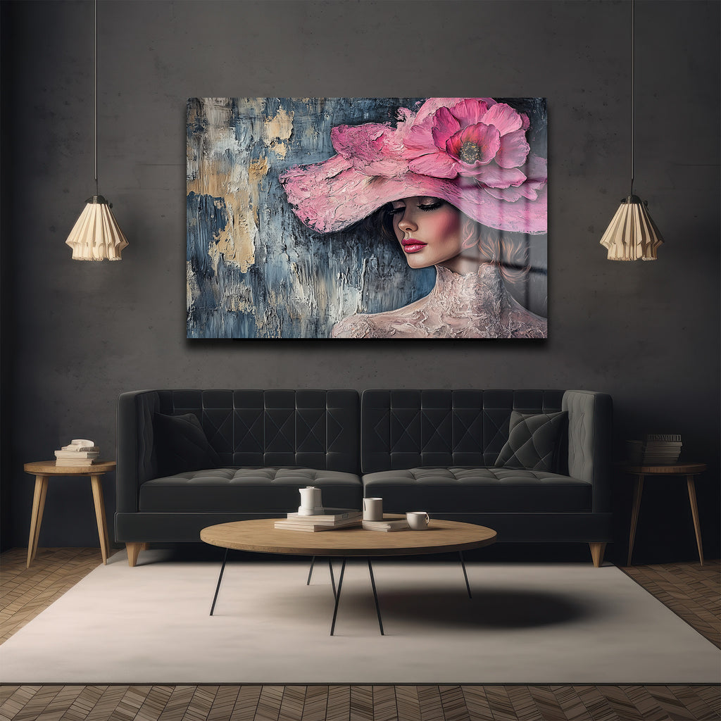 Pembe Şapkalı Zarafet: Modern Portre Temperli Cam Tablo