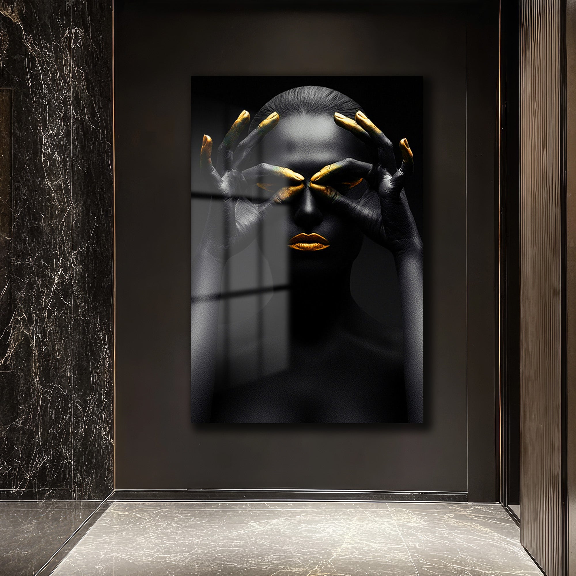 Gizemli Altın Gözler: Modern Sanat Temperli Cam Tablo