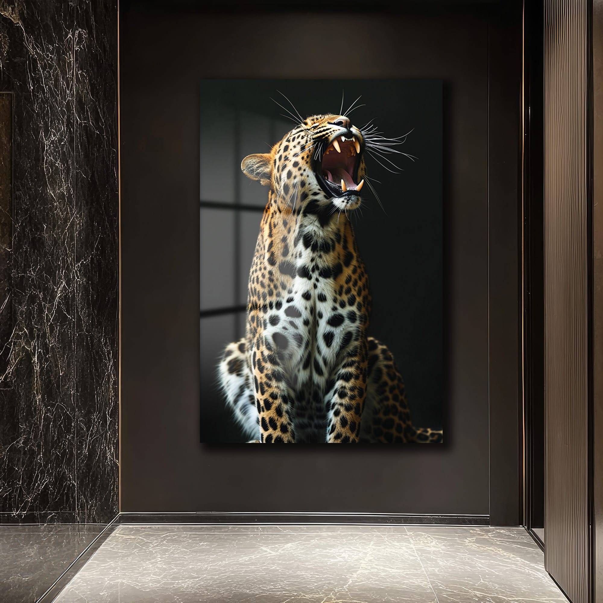 Leopar'ın Kükreyişi: Vahşi Gücü Yansıtan Temperli Cam Tablo