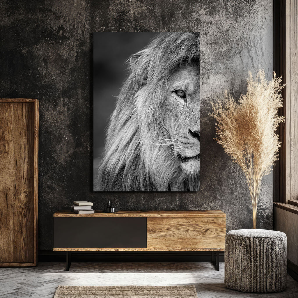 Aslanın Gücü: Siyah Beyaz Sanatsal Cam Tablo