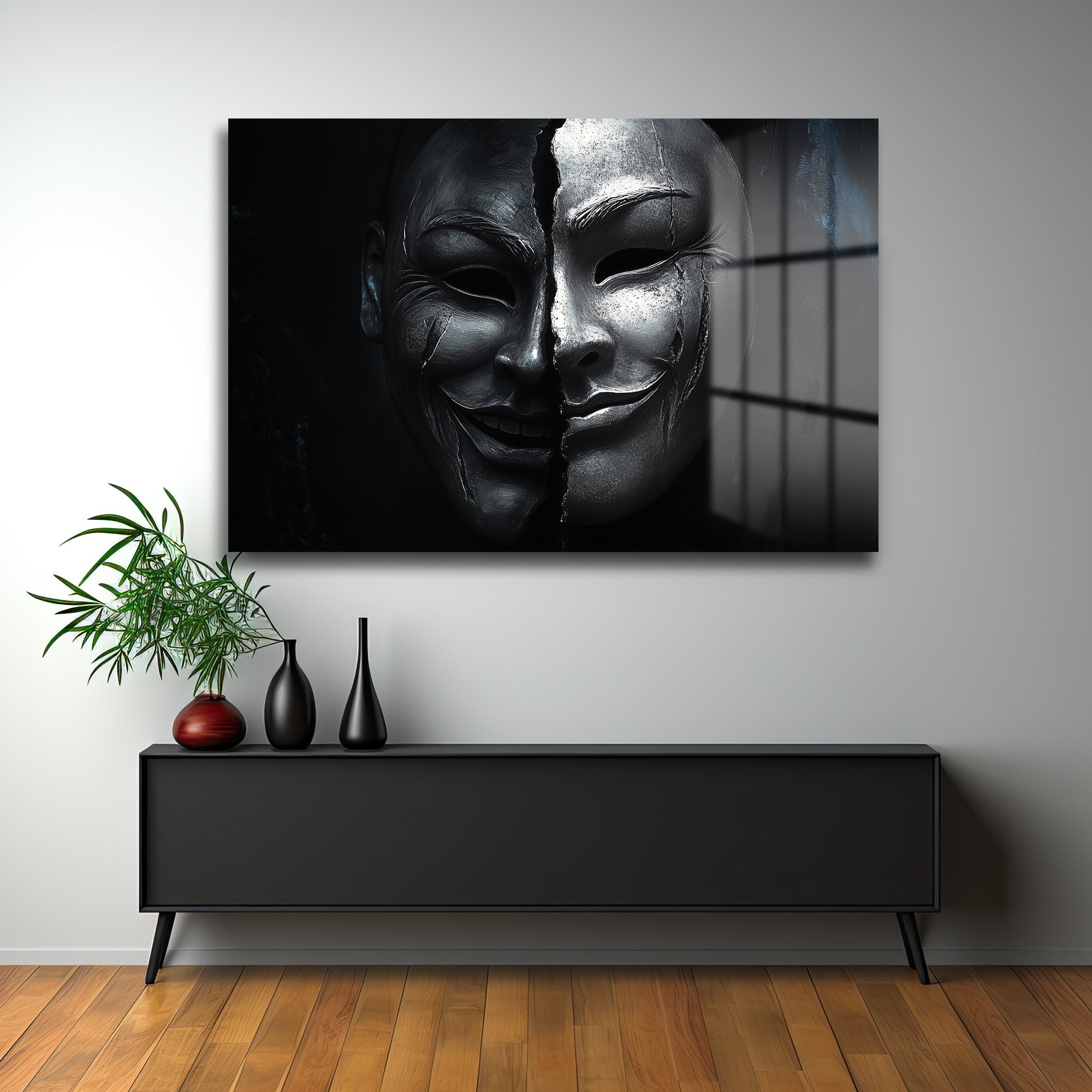 İkilemin Yüzü: Modern Sanat Temalı Kırık Maske Cam Tablo