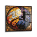 Stained glass tarzında tasarlanmış, Yin-Yang sembolünü yansıtan, bir tarafında beyaz güvercin ve güneşin sıcak tonları, diğer tarafında siyah karga ve ayın soğuk tonlarının yer aldığı, denge ve zıtlıkları anlatan sanatsal cam tablo.