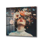 Ethereal Çiçeklerin Dansı: Gizemli Kadın Cam Tablo