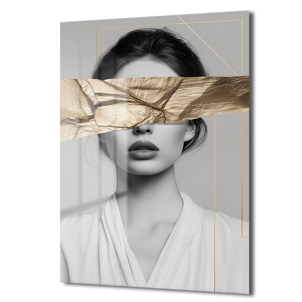 Altın Dokunuşlu Gizem: Modern Kadın Portre Temperli Cam Tablo