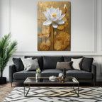 Zarafet ve Işıltı: Beyaz Lotus ve Altın Dokulu Modern Cam Tablo