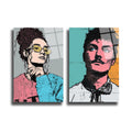 Pop art tarzında, sol tarafta sarı gözlüklü, pembe ve mavi kıyafetli kıvırcık saçlı bir kadın, sağ tarafta ise mavi gözlü, bıyıklı, pembe yüzlü ve teal-turuncu arka planlı bir erkek portresinin yer aldığı iki parçalı modern cam tablo.