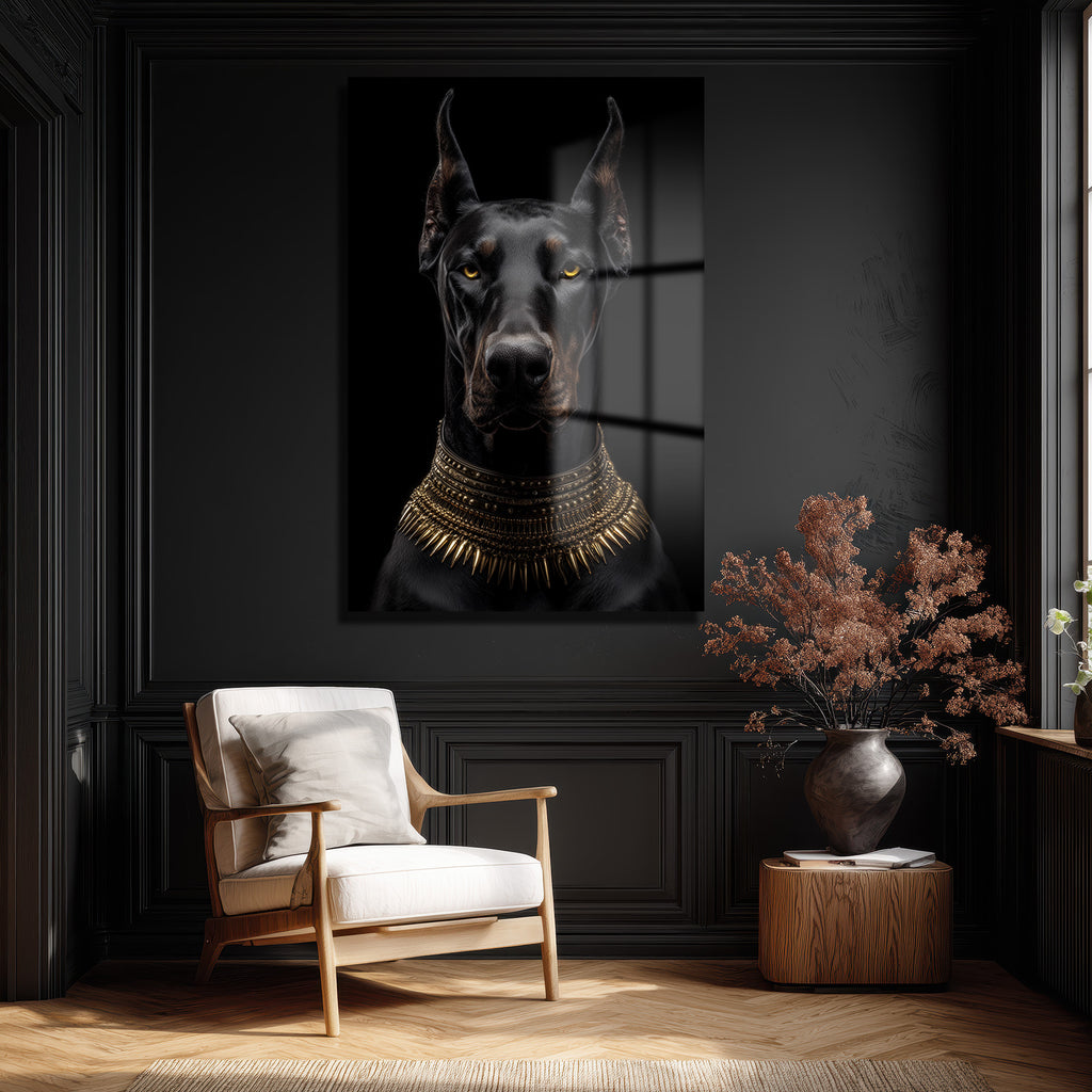 Asil Doberman Altın Yaka Cam Tablo - Güç ve Elegansın Simgesi