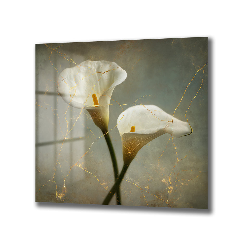 Kintsugi Calla Lily Cam Tablo: Altın Dokunuşlu Zarafet