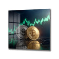 Yeşil renkli borsa grafiklerinin önünde parlayan altın Bitcoin ve gümüş Ethereum kripto para madeni paralarını gösteren modern bir cam tablo.