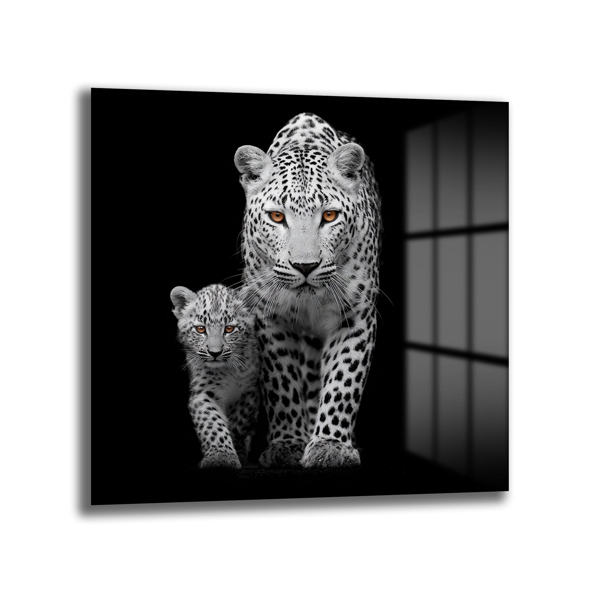 Vahşi Zarafet: Leopar Anne ve Yavru Büyüleyici Gözler Cam Tablo