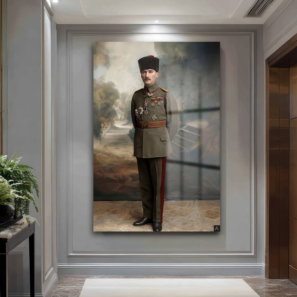Atatürk'ün Asil Duruşu Cam Tablo - Liderlik ve Tarih Sanatı