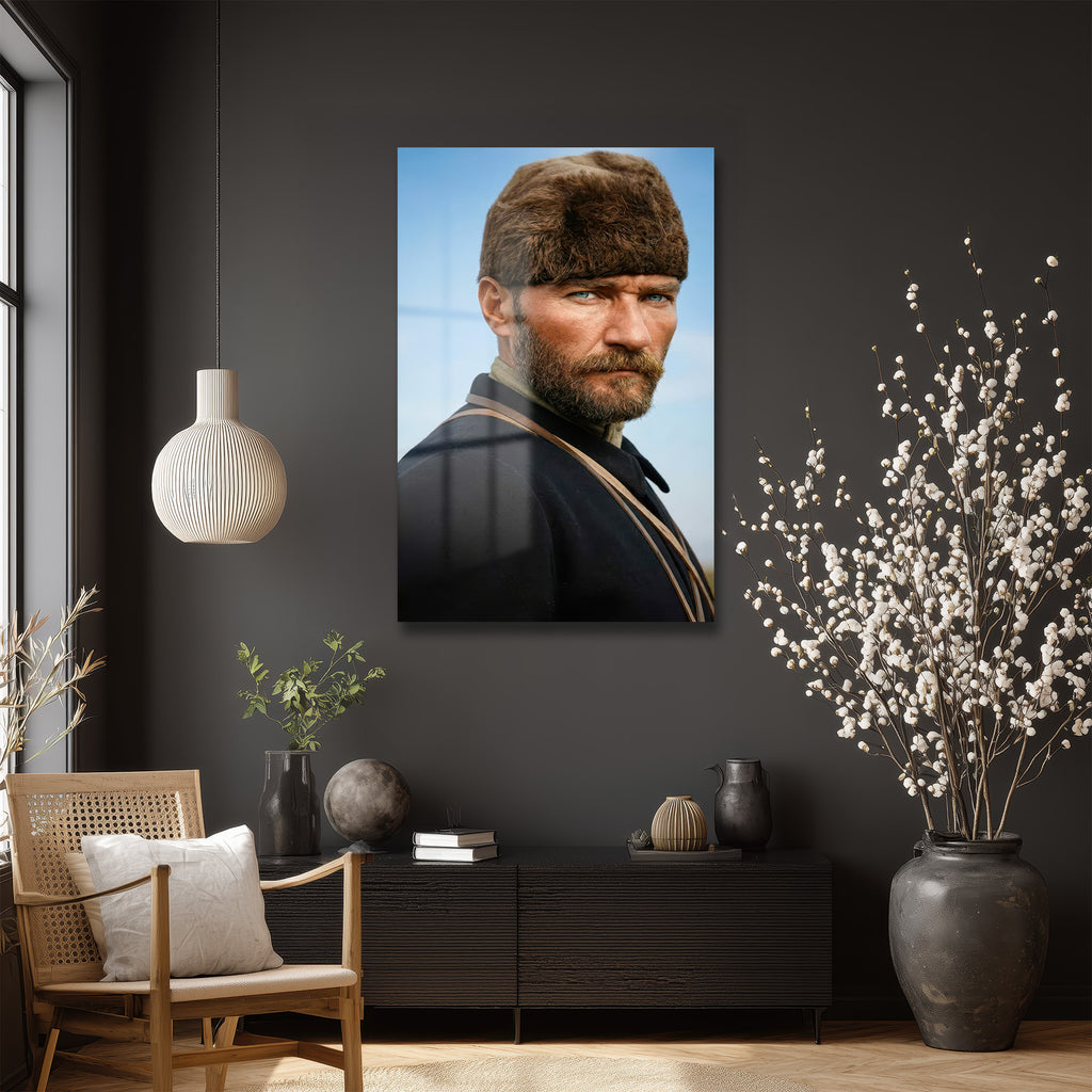 Mavi Gözlü Kahraman Bakışı Cam Tablo