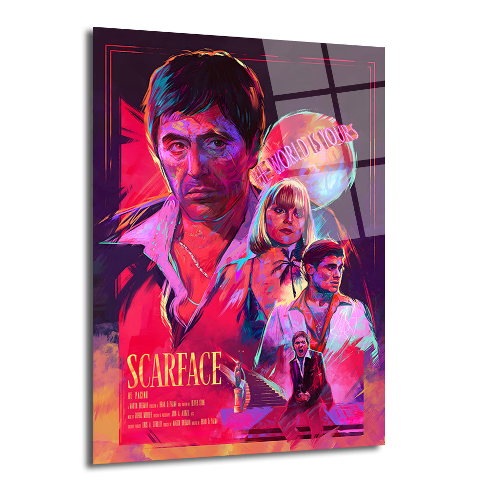 Canlı neon renklerde, Scarface filminin ana karakterleri Al Pacino, Michelle Pfeiffer ve Steven Bauer'in stilize edilmiş portrelerini içeren, 'The World Is Yours' yazılı bir küre ve dramatik bir merdiven sahnesiyle kompozisyon oluşturulmuş modern bir cam tablo.