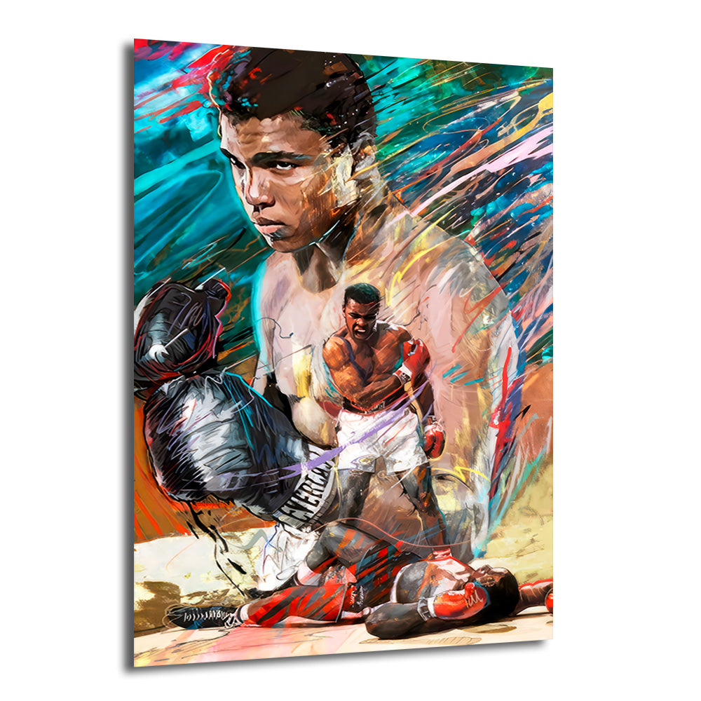 Canlı ve dinamik renklerle, soyut bir arka plan üzerinde boksör Muhammed Ali'nin güçlü bir portresi ve ring içindeki aksiyon anını gösteren iki farklı tasvirini içeren cam tablo. Ön planda Ali'nin odaklanmış yüzü ve boks eldiveni, arka planda ise zafer anındaki bir pozu ve yerde yatan bir rakip görülüyor.