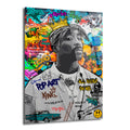 Tupac Shakur'un siyah beyaz portresi, başında altın bir taç ile çevrili canlı renkli graffiti desenli bir cam tablo. Arka planda 'HIPHOP', 'ROCK', 'LEGEND' gibi yazılar ve urban sanat öğeleri yer alıyor.