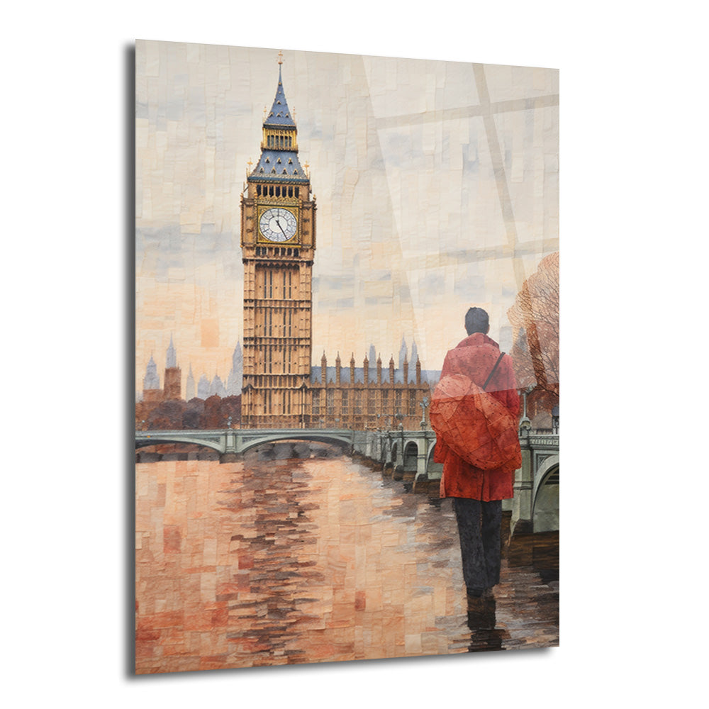 Kırmızı paltolu bir kişinin Thames Nehri kıyısında Big Ben ve Parlamento Binası'na doğru yürüdüğü, sıcak tonlarda dokulu bir cam tablo.