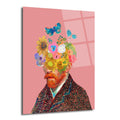 Pembe arka planda, başı rengarenk çiçeklerden ve etrafında uçuşan kelebeklerden oluşan, Van Gogh tarzı sakallı bir figürün sanatsal cam tablosu.