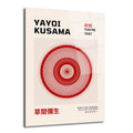 Yayoi Kusama'nın 1987 Tokyo sergisini anımsatan, bej arka plan üzerinde merkezden dışa doğru yayılan hipnotik kırmızı spirallerden oluşan modern sanat cam tablo. Üzerinde Japonca karakterler ve 'YAYOI KUSAMA', 'TOKYO 1987' yazıları bulunmaktadır.