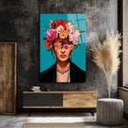 Canlı Çiçeklerle Frida Esintili Modern Portre Cam Tablo