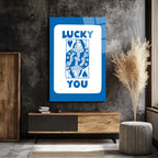 Lucky You Kraliçe İskambil Kartı Mavi Beyaz Cam Tablo