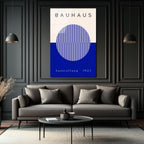 Bauhaus Sanatının Zamansız Yansıması: Modern Mavi Çizgili Cam Tablo