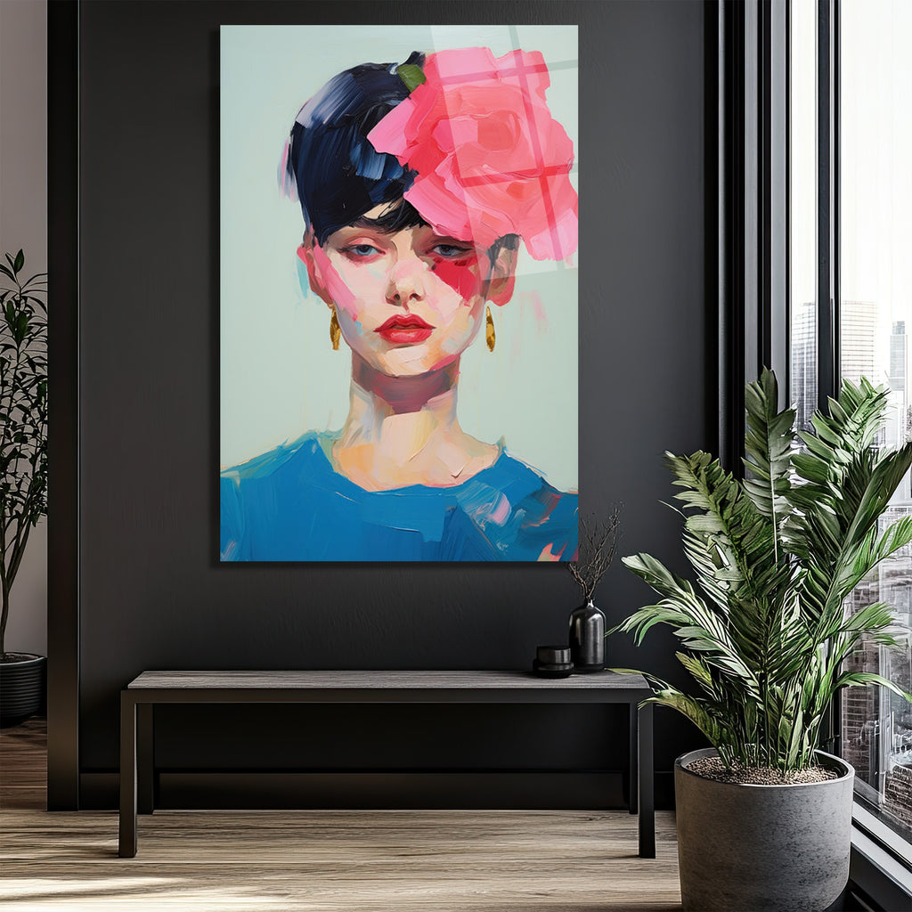 Büyüleyici Pembe Çiçekli Modern Kadın Portresi Cam Tablo