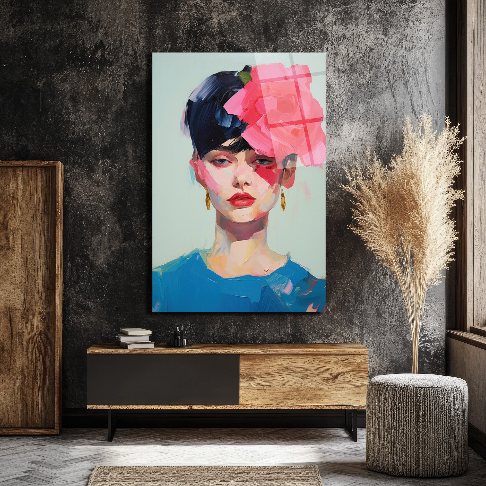 Büyüleyici Pembe Çiçekli Modern Kadın Portresi Cam Tablo