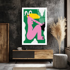 Cesur Pembe Figür ve Sarı Saçlar Modern Cam Tablo