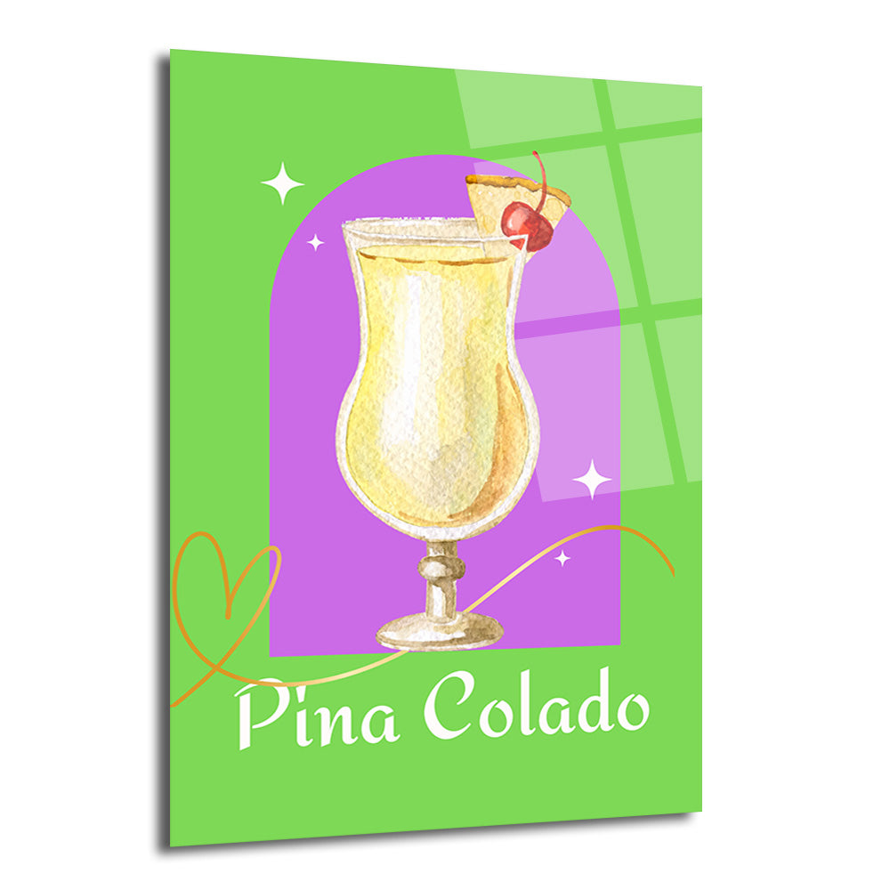 Canlı yeşil çerçeveli, mor bir kemer içinde sarı Pina Colada kokteyli bulunan, ananas ve kirazla süslenmiş suluboya tarzı bir cam tablo. Altta 'Pina Colado' yazısı yer alıyor.