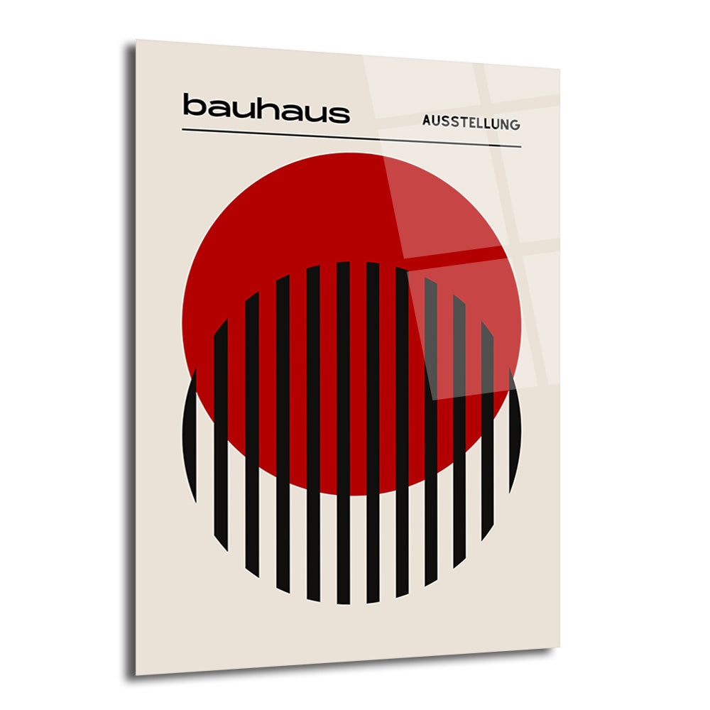Bauhaus serisi kırmızı ve siyah geometrik desenli, modern bir cam tablo. Üstte 'bauhaus' ve 'AUSSTELLUNG' yazıları, ortada büyük kırmızı daire ve altında dikey siyah-beyaz çizgili daire bulunuyor.