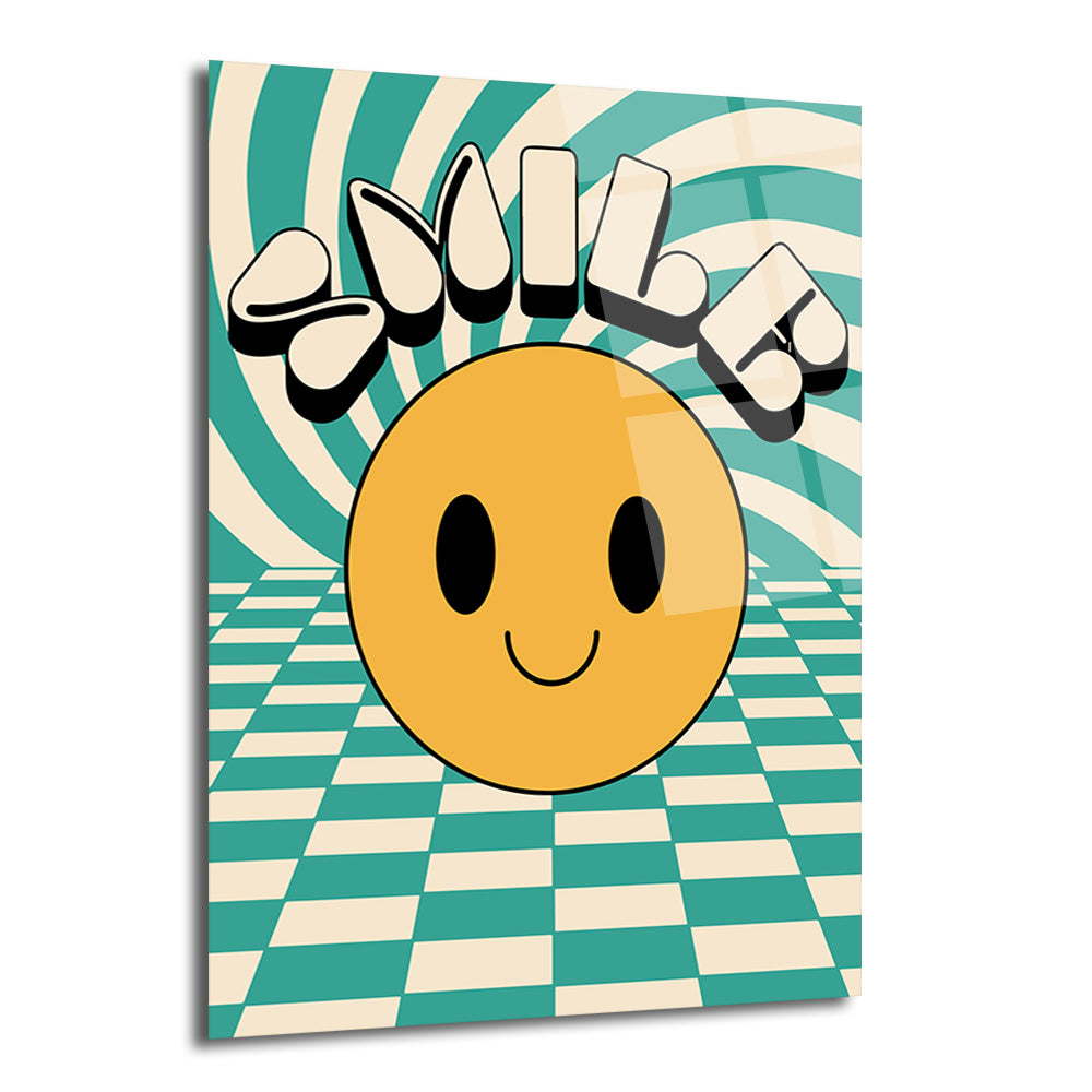 Retro tarzda sarı gülen yüz emojisi, üzerinde 'SMILE' yazısı ve teal ile krem renklerde optik illüzyonlu, dama desenli bir arka plana sahip cam tablo.