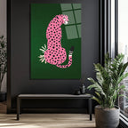 Pembe Leopar: Vahşi ve Şık Bir Dokunuş Cam Tablo