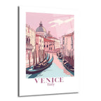 Pastel pembe gökyüzü ve turkuaz kanalıyla Venedik'in gondollarını, tarihi binalarını ve kubbeli kilise silüetini gösteren sanatsal bir illüstrasyon cam tablo. Altta 'VENICE Italy' yazısı yer alıyor.
