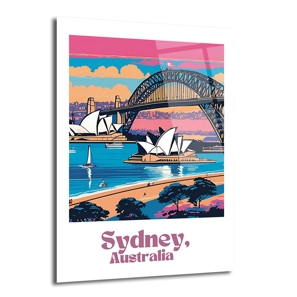Sydney'deki ünlü Opera Binası, Harbour Köprüsü ve limanı gösteren, canlı ve modern illüstrasyon tarzında bir cam tablo. Pembe, turuncu, mavi ve turkuaz tonları hakimdir, denizde yelkenliler ve kıyıda insanlar görülmektedir.