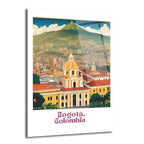 Bogotá Kolombiya'nın, ön planda sarı kubbeli bir kilise ve tarihi binaların, arka planda ise yeşil dağlar ve şehir silüetinin görüldüğü, canlı renklerde retro tarzda çizilmiş şehir manzarası.