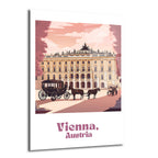 Pembe ve bej tonlarında, Viyana'daki Hofburg Sarayı'nın önünde atlı faytonların bulunduğu, vintage tarzda çizilmiş bir şehir manzarası cam tablo.