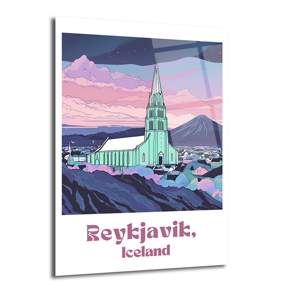 Reykjavik İzlanda'nın pembe ve mor tonlarında gökyüzü altında, sivri çatılı mint yeşili bir kilise ve dağ manzaralı şehir silüeti gösteren modern illüstrasyon tarzı cam tablo.
