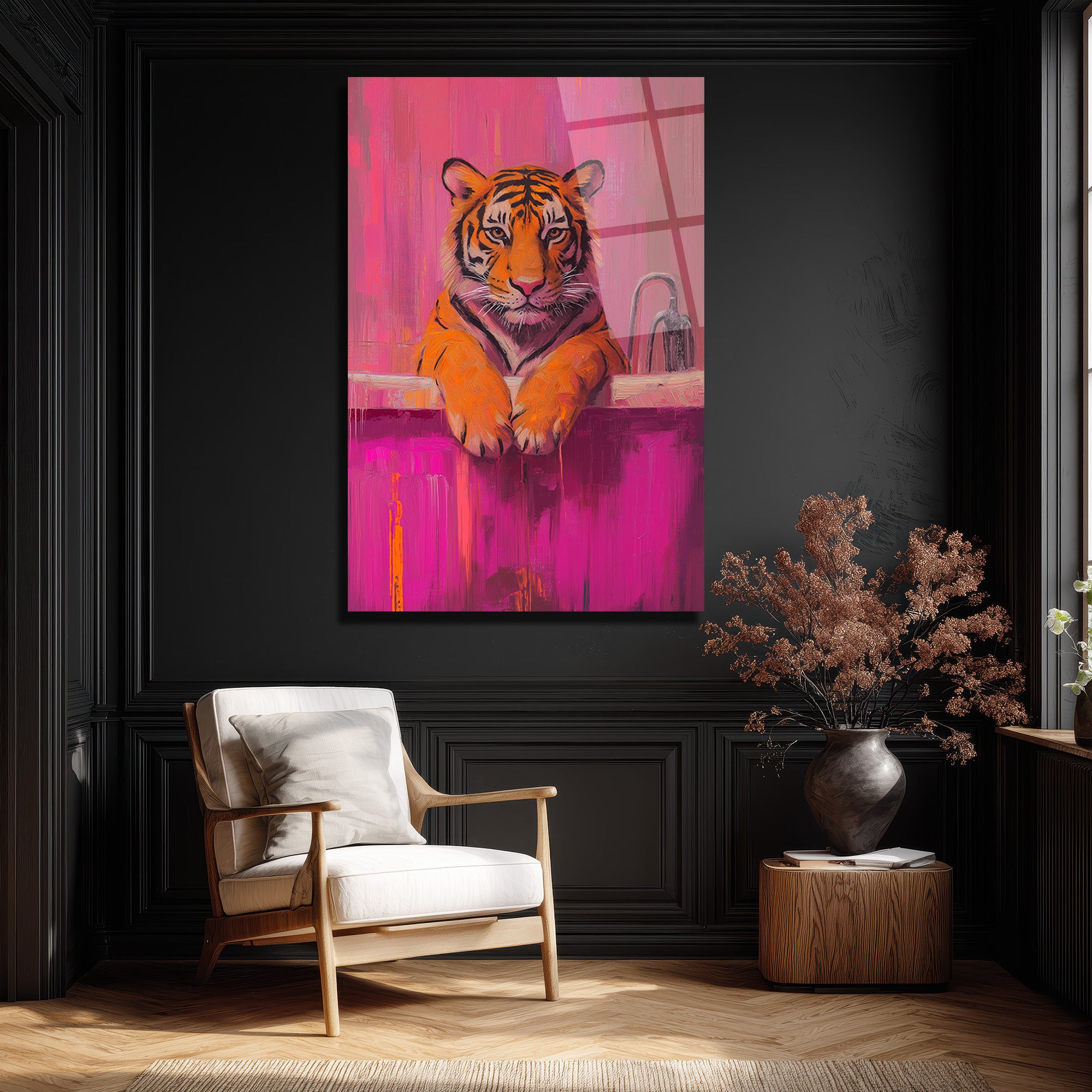 Banyodaki Kaplan Sanat Eseri: Pembe Tonlarda Cesur Cam Tablo