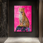 Vahşi Şıklık Pembe Leopar Cam Tablo - Modern Sanat Duvar Dekoru