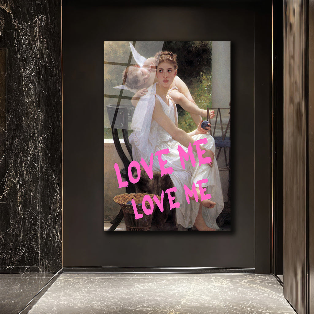 Aşkın Modern Dokunuşu: 'Love Me' Graffiti Sanat Cam Tablo