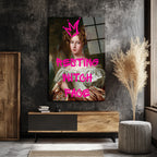 "Resting Witch Face" Temalı İronik Kraliçe Portre Cam Tablo