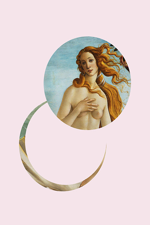Açık pembe arka planda, Botticelli'nin Venüs'ünün üst kısmının dairesel bir kesiti ve altında hilal şeklinde bir ay deseni içeren, sanatsal ve modern bir cam tablo.