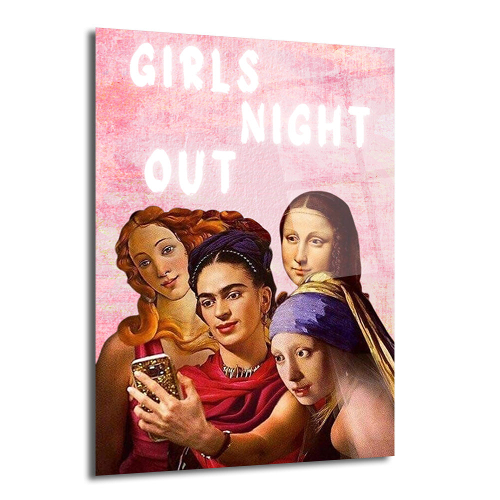 Pembe, dokulu arka planda 'GIRLS NIGHT OUT' yazısı altında, Frida Kahlo'nun akıllı telefonla selfie çektiği, yanında Botticelli'nin Venüsü, Mona Lisa ve İnci Küpeli Kız'ın bulunduğu neşeli, pop art tarzı bir cam tablo.