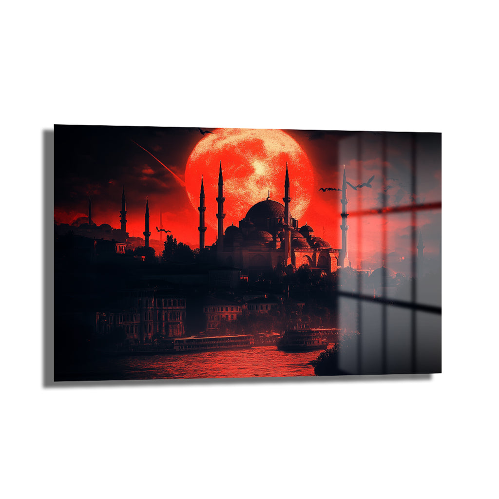 Kızıl Ay İstanbul: Modern Temperli Cam Tablo, İstanbul silüetini Boğaz ve minarelerle birlikte kızıl bir ayın altında gösteren, modern ve dayanıklı bir duvar dekorasyonu.
