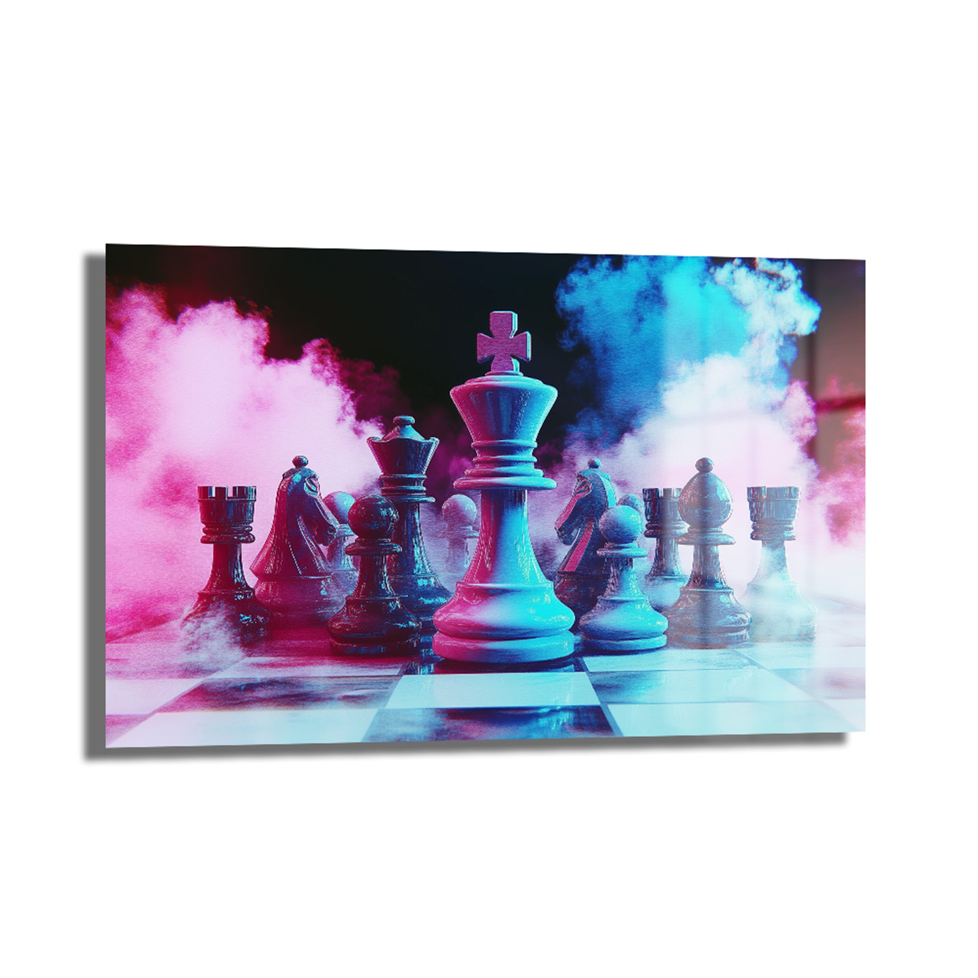 Neon Strateji: Satranç Arenası Dekoratif Cam Tablo, neon pembe ve elektrik mavisi dumanlarla çevrili satranç taşlarını gösteren modern ve soyut bir duvar sanatı.