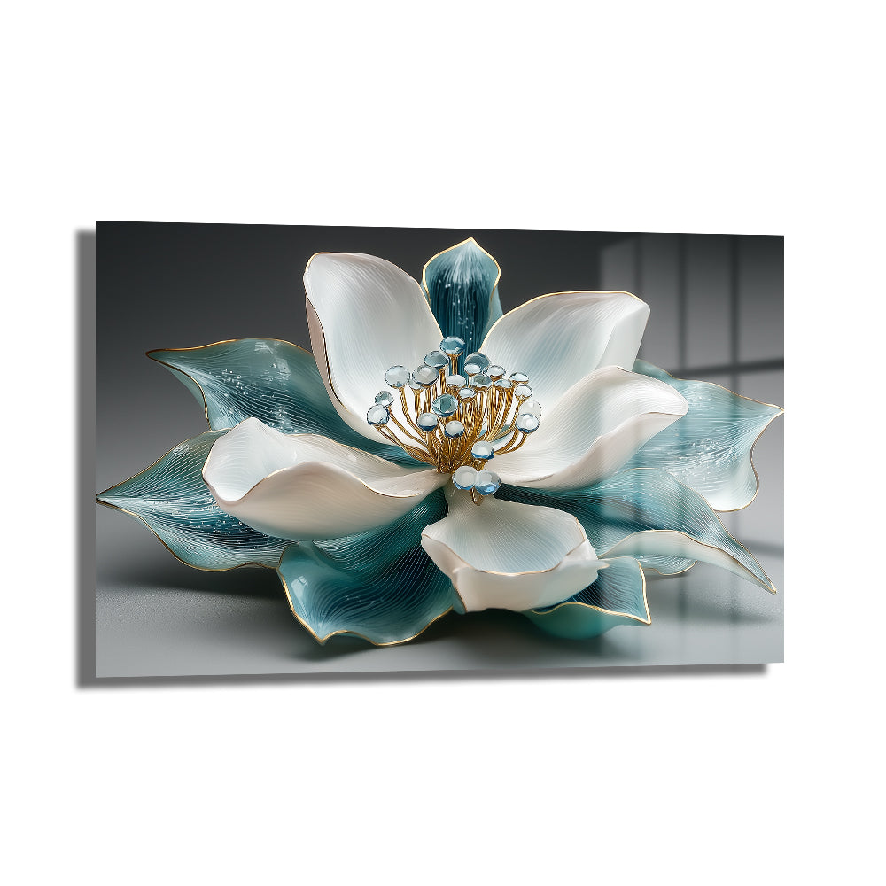 Aqua Lotus Zarafeti: Altın Detaylı Modern Cam Tablo, beyaz ve turkuaz tonlarında, altın çizgilerle süslenmiş lotus çiçeği motifine sahip, ortasında pırıltılı açık mavi taş detayı bulunan, modern ve zarif bir temperli cam duvar tablosu.