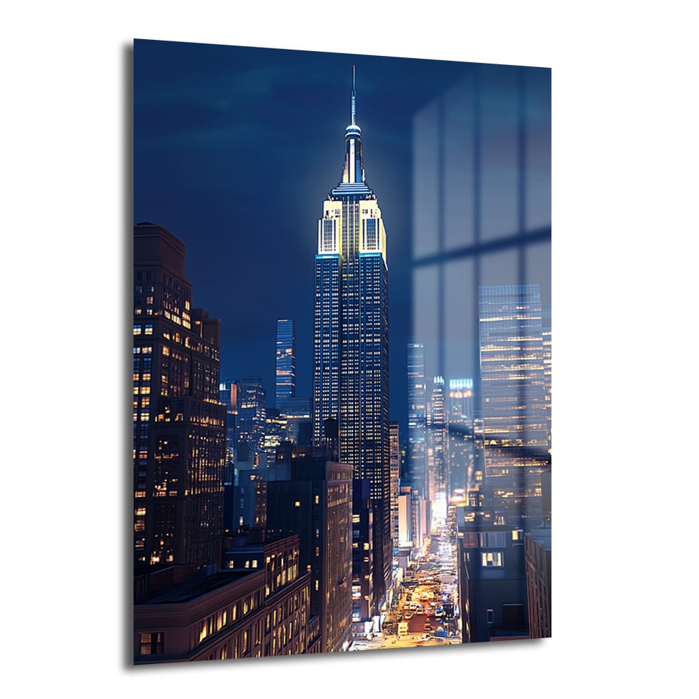 Empire State Gecesi: New York Şehir Manzaralı Cam Tablo, New York şehrinin gece silüetini ve parlayan Empire State Binası'nı gösteren, temperli cam üzerine UV baskılı modern bir duvar dekorasyonu.