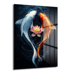 Uyumun Dansı: Koi Balığı ve Lotus Çiçeği Modern Cam Tablo, Uzakdoğu temalı, iki koi balığı ve lotus çiçeği desenli, canlı renklerde temperli cam duvar sanatı.